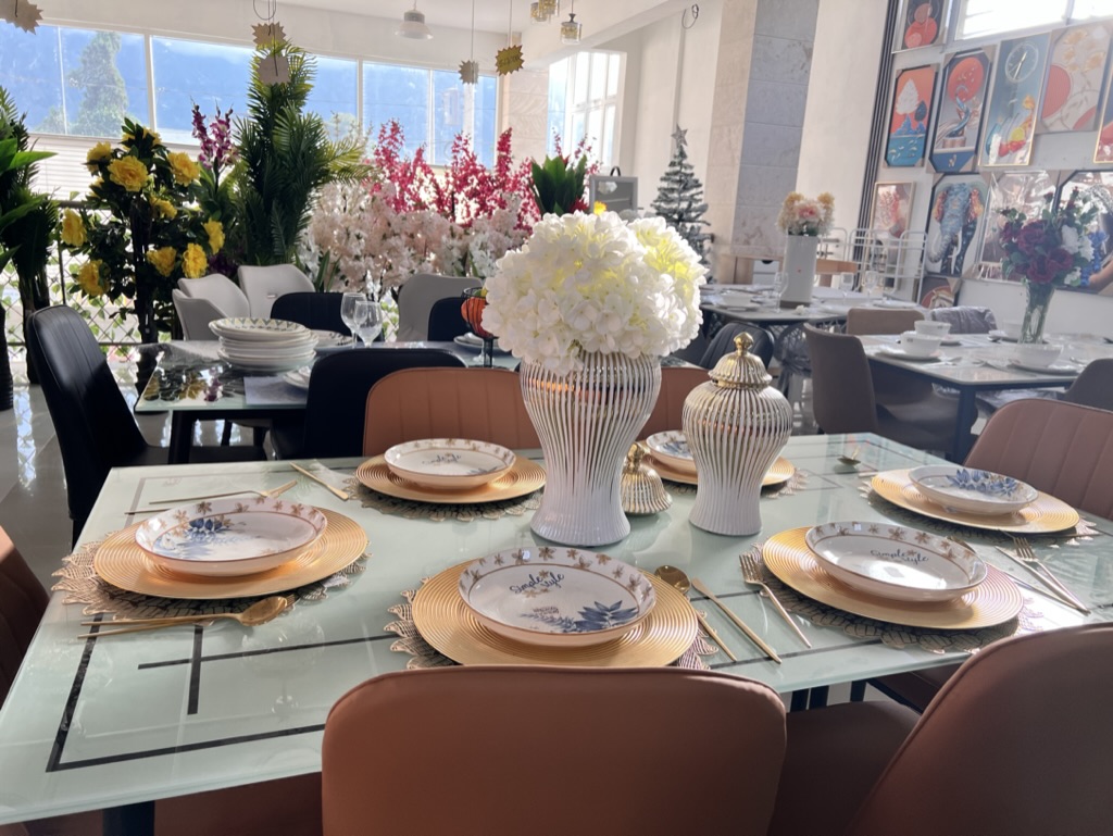Exhibicion de comedor y decoracion